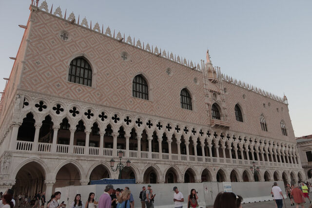 palazzo-ducale-marvv.jpg.2715db4fe7e45af31b47451b88fd261a.jpg