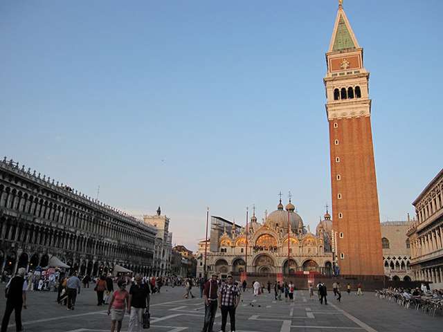 san_marco_square-flaskis.jpg.299bbdc078b7fc87d18292acdb559838.jpg